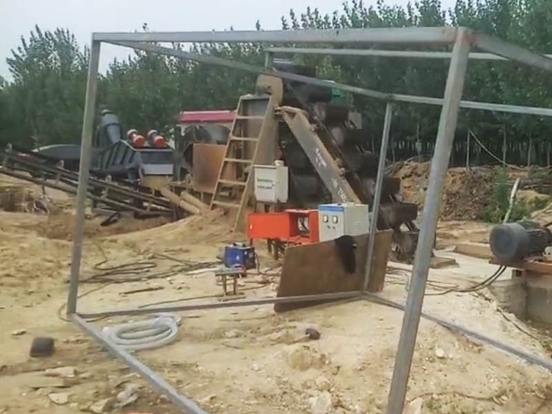 帶細(xì)沙回收的挖斗洗沙機